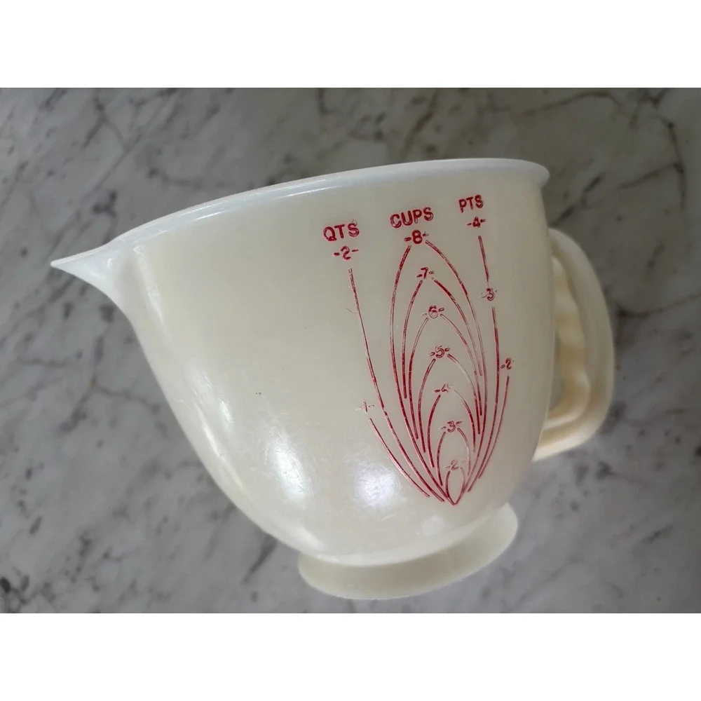 VTG Set of Tupperware White Plastic Liquid Measuring 4&8 Cups Red Blue With Lid